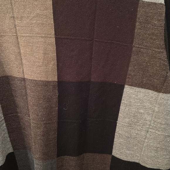 Men’s Dockers crewneck sweater in multicolor earthtone block pattern. - Picture 4 of 4